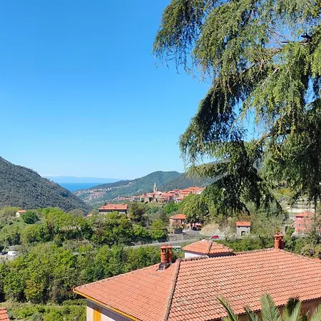 Tra Le Cinque Terre, Camogli E Portofino. Vista Valle E Scorcio Mare All'orizzonte * Castiglione Chiavarese