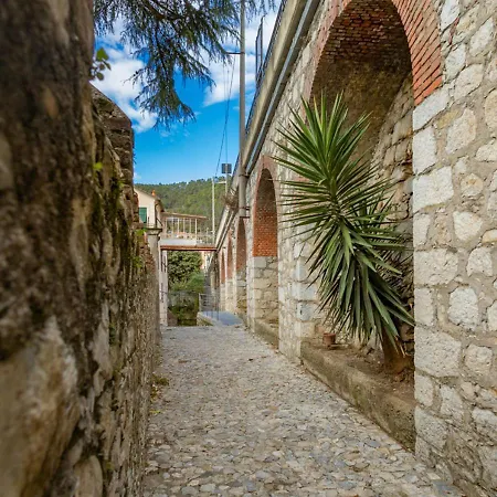 Bed and Breakfast Tra Le Cinque Terre, Camogli E Portofino. Vista Valle E Scorcio Mare All'orizzonte Castiglione Chiavarese