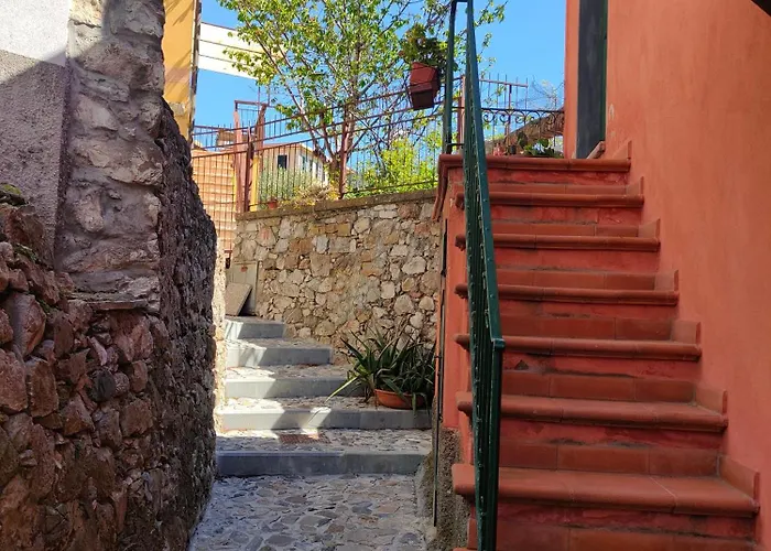 Tra Le Cinque Terre, Camogli E Portofino. Vista Valle E Scorcio Mare All'orizzonte Bed & Breakfast Castiglione Chiavarese