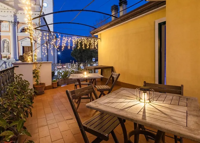 Bed & Breakfast Tra Le Cinque Terre, Camogli E Portofino. Vista Valle E Scorcio Mare All'orizzonte