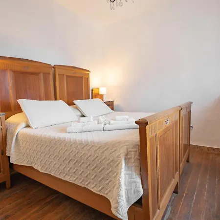 Tra Le Cinque Terre, Camogli E Portofino. Vista Valle E Scorcio Mare All'orizzonte Bed & Breakfast