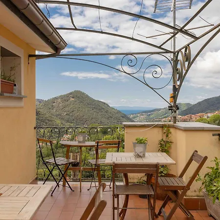 Bed & Breakfast Tra Le Cinque Terre, Camogli E Portofino. Vista Valle E Scorcio Mare All'orizzonte *