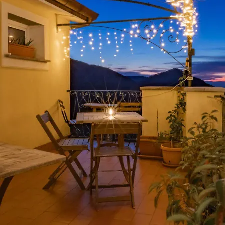 Bed & Breakfast Tra Le Cinque Terre, Camogli E Portofino. Vista Valle E Scorcio Mare All'orizzonte