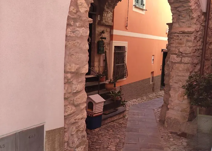 Bed & Breakfast Tra Le Cinque Terre, Camogli E Portofino. Vista Valle E Scorcio Mare All'orizzonte Castiglione Chiavarese