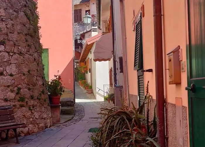 Tra Le Cinque Terre, Camogli E Portofino. Vista Valle E Scorcio Mare All'orizzonte Bed & Breakfast *