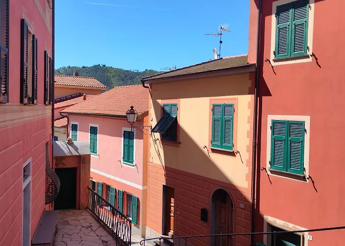 Tra Le Cinque Terre, Camogli E Portofino. Vista Valle E Scorcio Mare All'orizzonte Panzió Castiglione Chiavarese