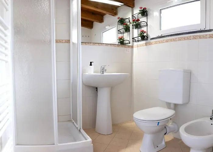 Tra Le Cinque Terre, Camogli E Portofino. Vista Valle E Scorcio Mare All'orizzonte Bed & Breakfast Castiglione Chiavarese
