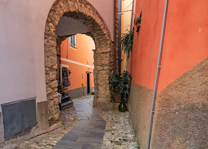 Tra Le Cinque Terre, Camogli E Portofino. Vista Valle E Scorcio Mare All'orizzonte Panzió Castiglione Chiavarese