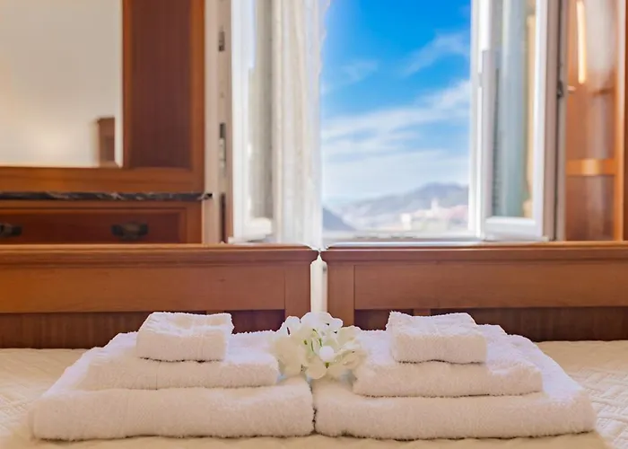 Bed & Breakfast Tra Le Cinque Terre, Camogli E Portofino. Vista Valle E Scorcio Mare All'orizzonte *