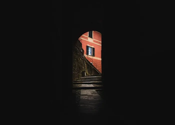 Tra Le Cinque Terre, Camogli E Portofino. Vista Valle E Scorcio Mare All'orizzonte Bed & Breakfast *
