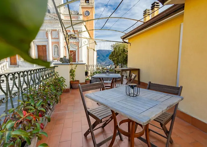 Tra Le Cinque Terre, Camogli E Portofino. Vista Valle E Scorcio Mare All'orizzonte Bed & Breakfast