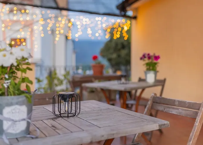 Bed & Breakfast Tra Le Cinque Terre, Camogli E Portofino. Vista Valle E Scorcio Mare All'orizzonte